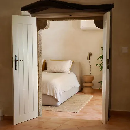 Apartment Fora Family Friendly, Design-led Countryside Houses, Pool & Outdoor Kitchen, 25 Min Faro & Beaches *