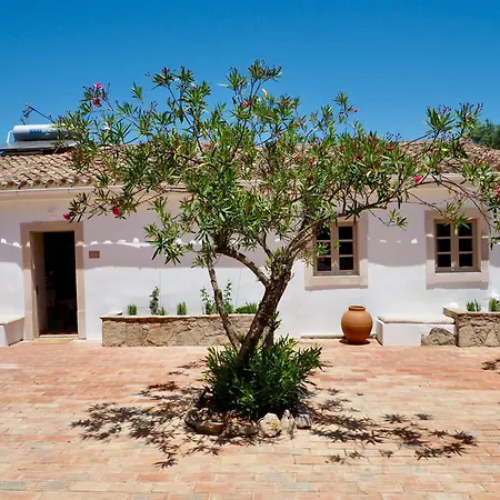 Fora Family Friendly, Design-led Countryside Houses, Pool & Outdoor Kitchen, 25 Min Faro & Beaches Apartment Estoi