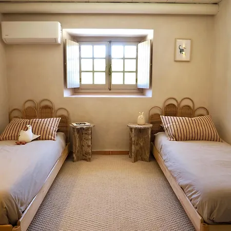 Fora Family Friendly, Design-led Countryside Houses, Pool & Outdoor Kitchen, 25 Min Faro & Beaches Estoi