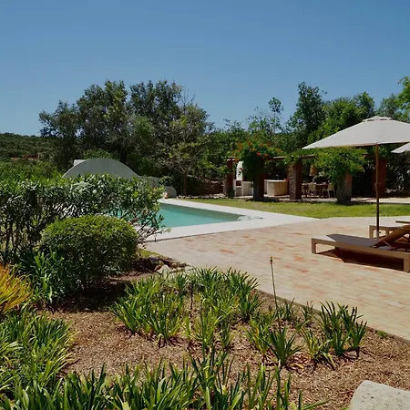 Apartment Fora Family Friendly, Design-led Countryside Houses, Pool & Outdoor Kitchen, 25 Min Faro & Beaches Estoi