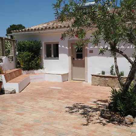 Fora Family Friendly, Design-led Countryside Houses, Pool & Outdoor Kitchen, 25 Min Faro & Beaches Apartment