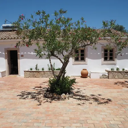 Fora Family Friendly, Design-led Countryside Houses, Pool & Outdoor Kitchen, 25 Min Faro & Beaches Apartment Estoi